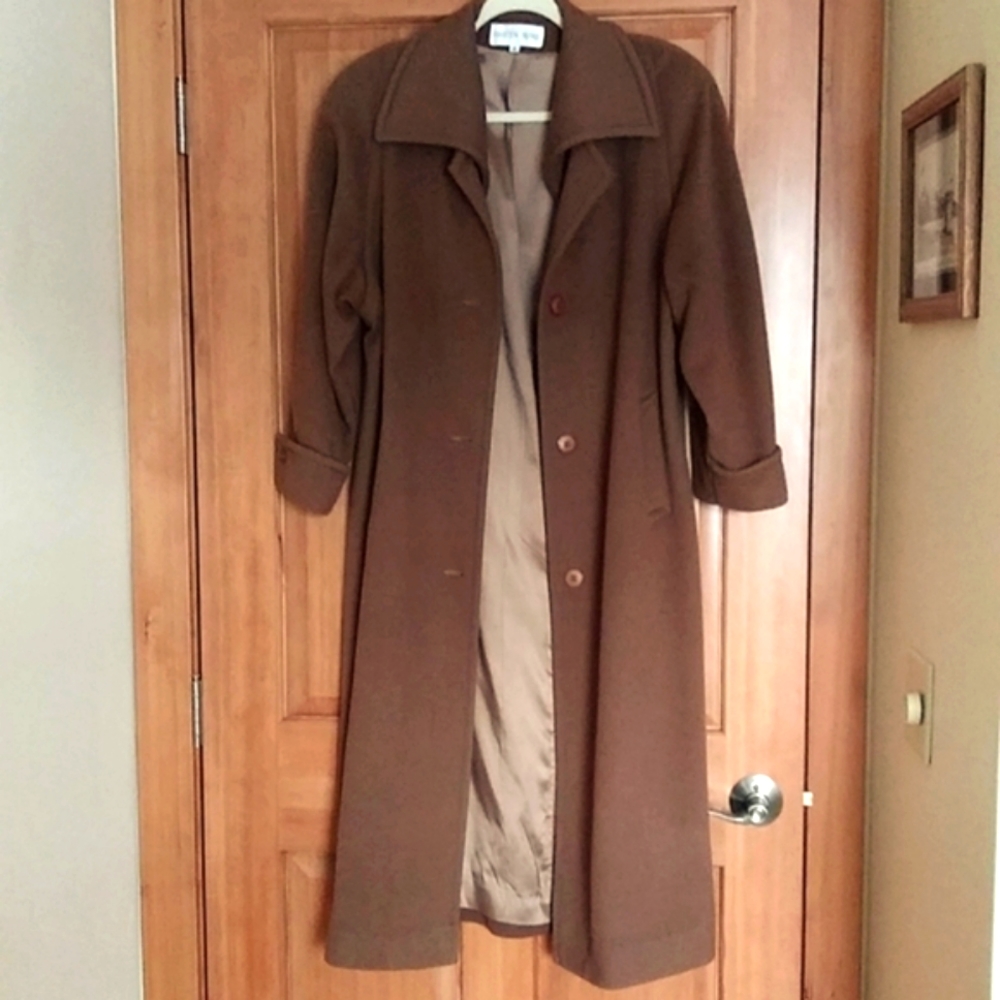 Kristen Blake Vintage 100% Merino wool women's coat.Size 6.Used.